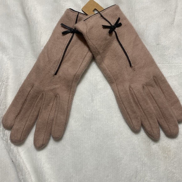 NEW SET-SILVER METALLIC FIBER STITCHING MAUVE HAT & GLOVES W/ BROWN BOW - Picture 3 of 7